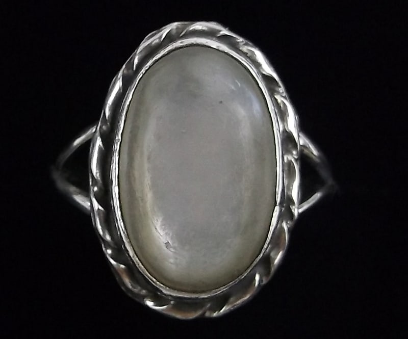 Mint 1960s Navajo Sterling Silver MOP Ring 6 Vintage (1 of 3)
