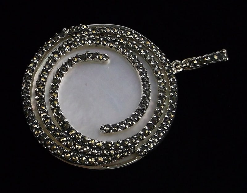 New Big Vint Designer Sterling Silver Hypnotic Pendant (1 of 3)
