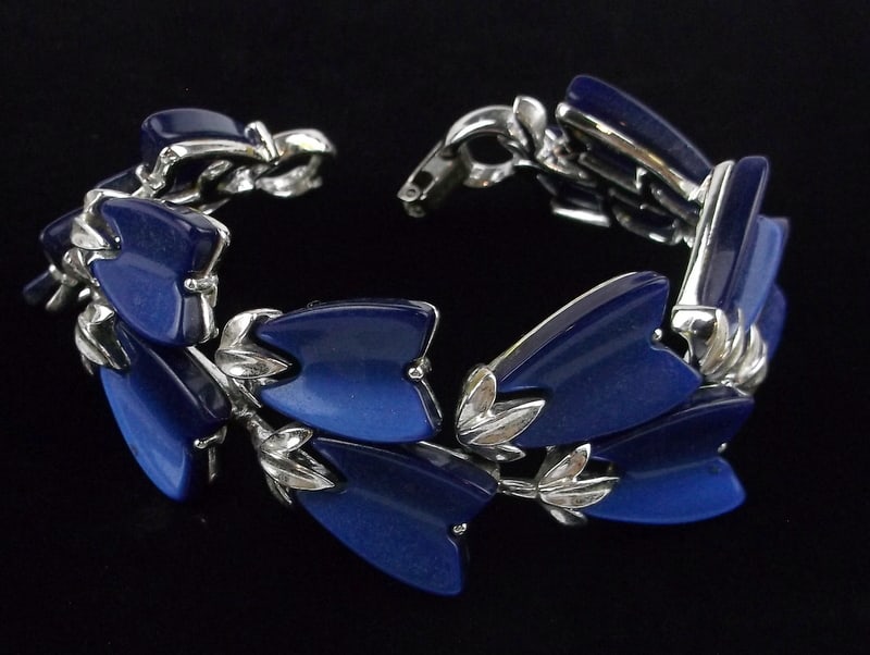 Mint Vint 1950s Lisner Blue Lucite Bracelet 7": Mint Condition, In Like New Condition, Perfect
