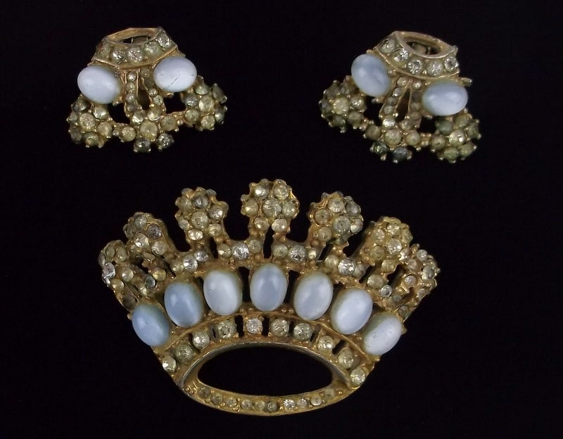Signed 1940s Jelly Belly Rhinestone Crown Brooch Earrings Set (1 of 6)