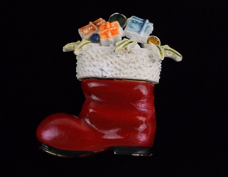 Gorgeous 1960s ART Enameled Rhinestone Christmas Brooch (1 of 4)