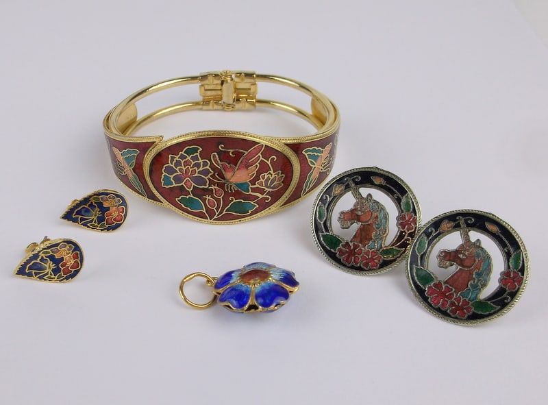 Stunning Vintage Cloisonne Jewelry Lot Cuff Earrings Unicorn: excellent condition