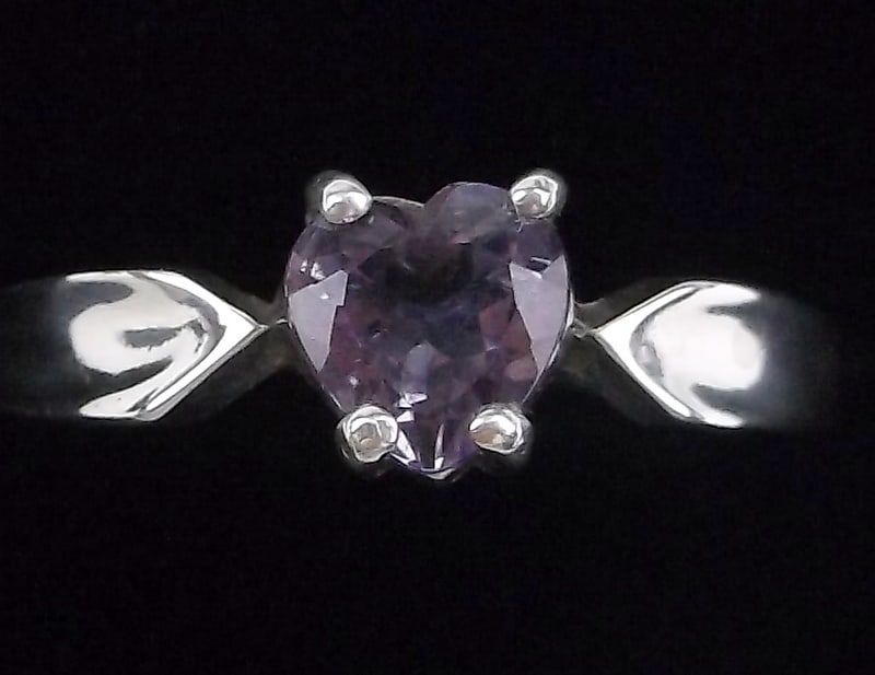 Mint Vintage Sterling Silver Amethyst Heart Ring 8 (1 of 3)