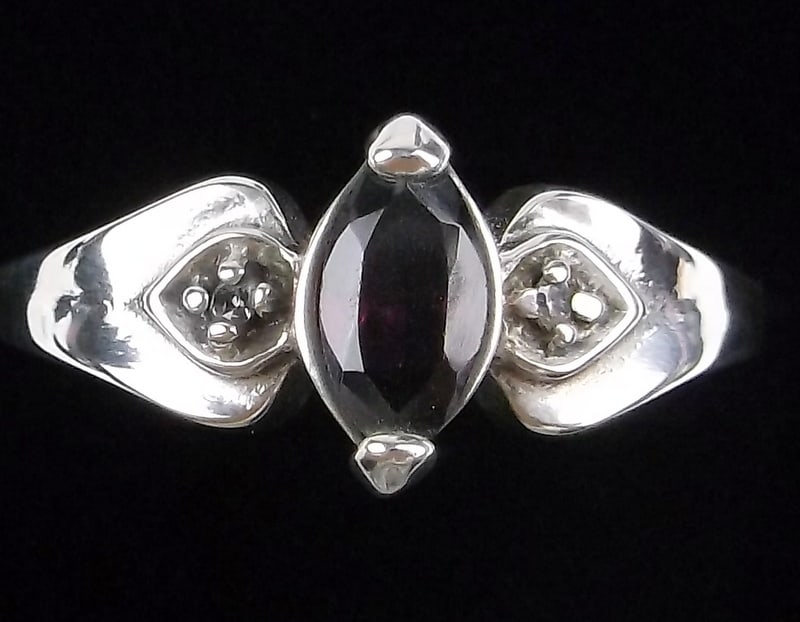 Mint Vintage Sterling Silver Amethyst Ring 8 (1 of 4)