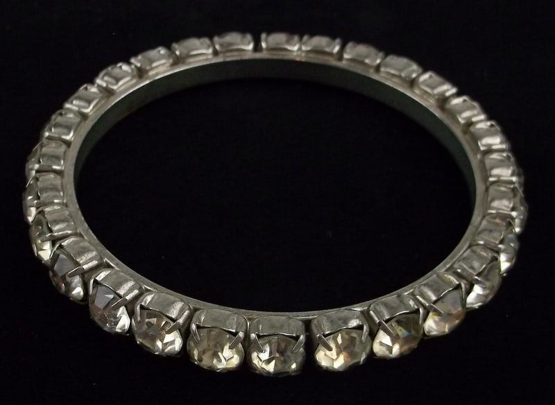Stunning Vint Big 1940s Rhinestone Bangle Bracelet (1 of 4)