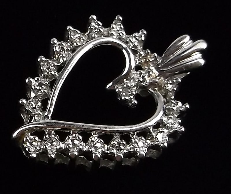 Mint Vintage 10kt White Gold Diamond Heart Pendant (1 of 3)