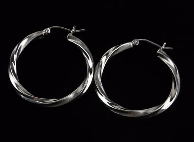 Mint Vintage Sterling Silver Twist Hoop Earrings