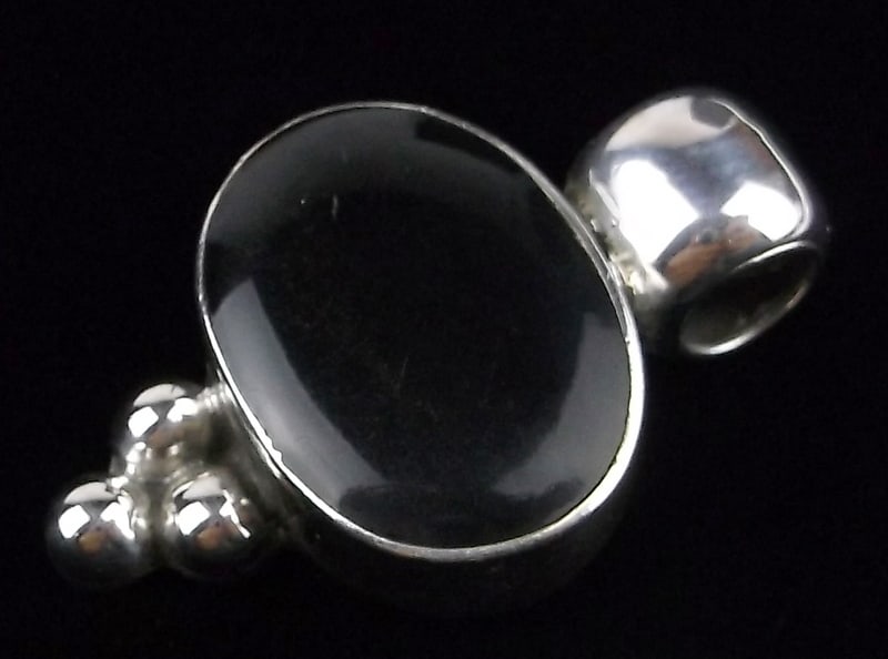 Stunning Vintage Taxco Sterling Silver Onyx Pendant: Guaranteed Solid 925 Sterling Silver, in Excellent Condition