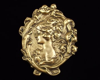 Historic New Orleans Coll Mint Cameo Brooch Big Stunning