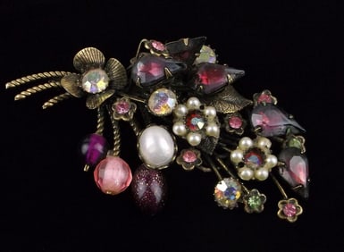 Mint Vintage 1960s Rhinestone Brooch