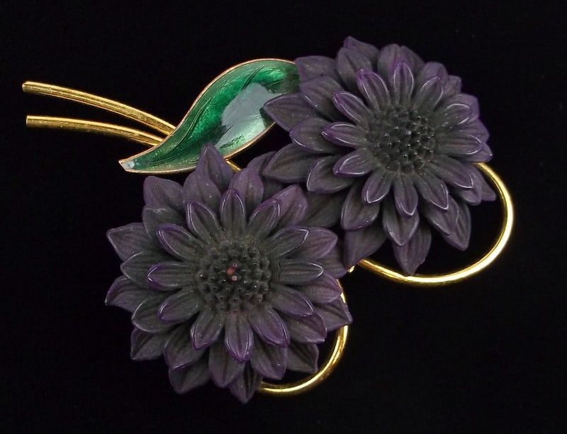 Mint Vintage 1960s Lucite Flower Brooch: Mint Condition, In Like New Condition, Perfect