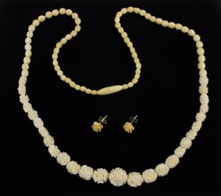Mint Vint 1950s Rose Necklace Earrings Set 24"