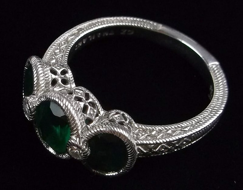 Stunning Judith Ripka Sterling Silver Green Stone Ring 7.5 (1 of 4)