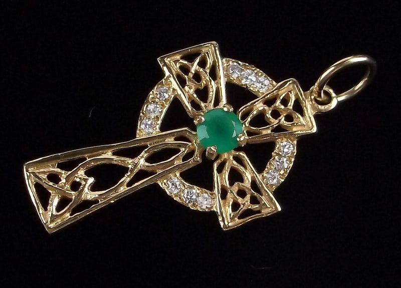 Mint Vintage 14kt Gold Emerald Cross Pendant Keltic (1 of 4)