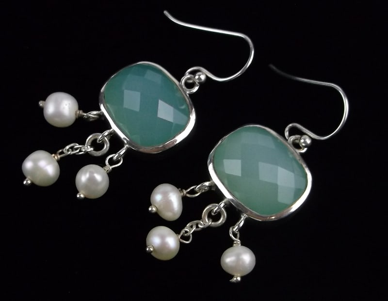 New Vint Designer Sterling Silver Chalcedony Pearl Earrings: Solid Sterling Silver Guaranteed, in Brand New Never Worn Condition.