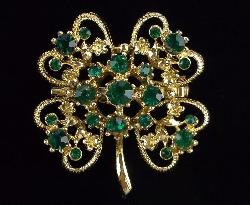 New Vintage 1950s Designer Rhinestone Shamrock Brooch (1 of 3)