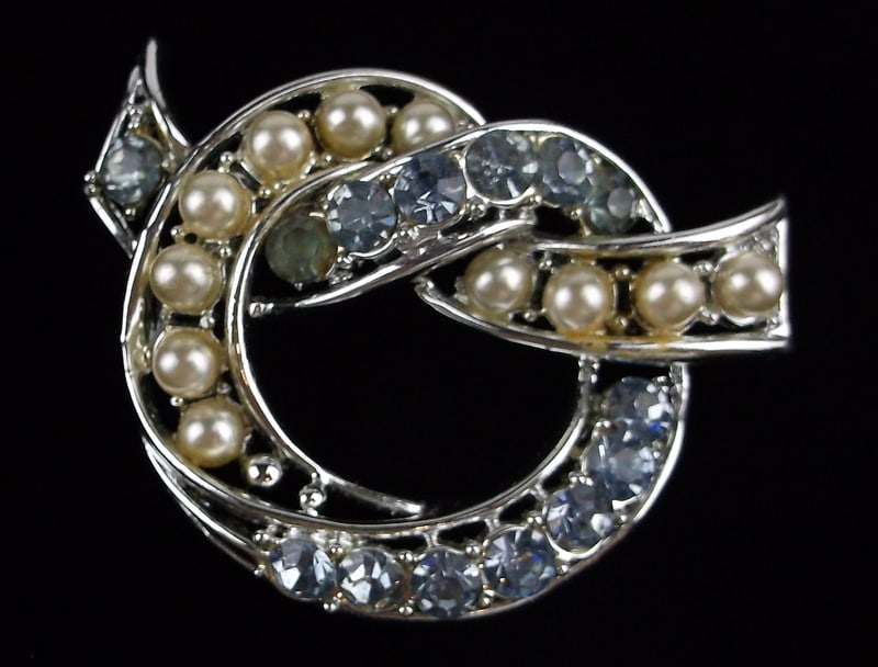 Stunning Vintage 1950s Coro Craft Rhinestone Knot Brooch: excellent condition