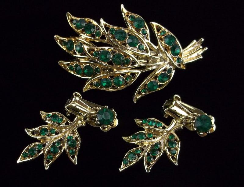Mint Vintage 1950s Rhinestone Brooch Earrings Set (1 of 3)