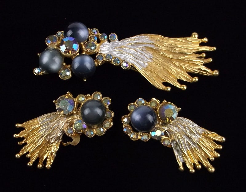Rare Mint 1950s Halleys Comet Rhinestone Brooch Earrings Set (1 of 3)