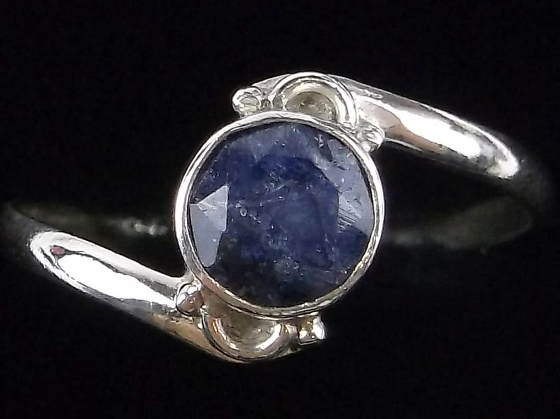 New Sterling Silver .75 ct Sapphire Ring Size 8.5 (1 of 2)
