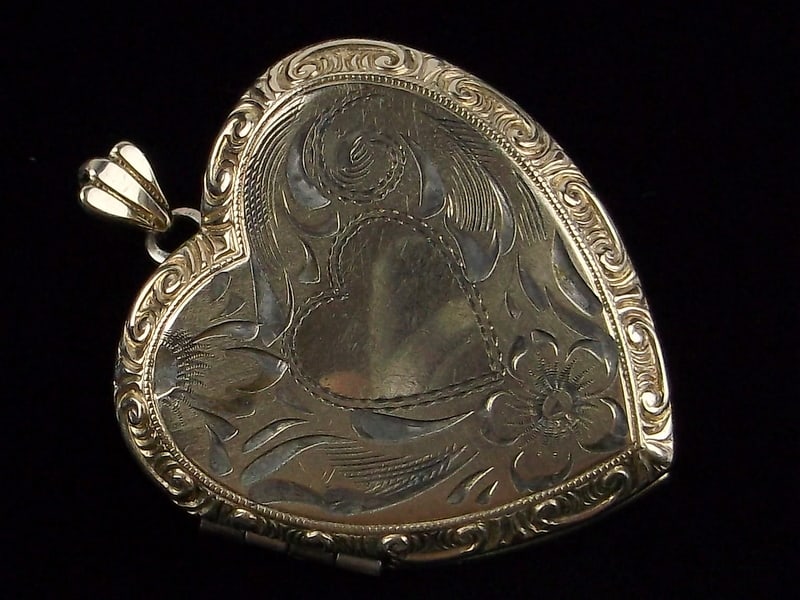 Stunning Vint 1940s 12kt GF Locket Heart Pendant: excellent condition