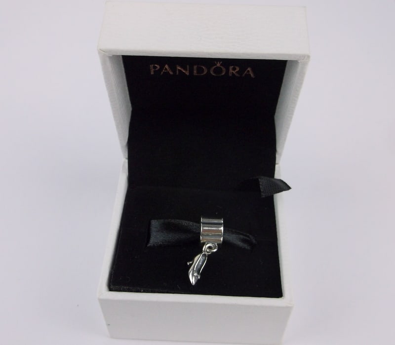 New Boxed Disney Pandora Sterling Snow White Slipper Charm (1 of 4)