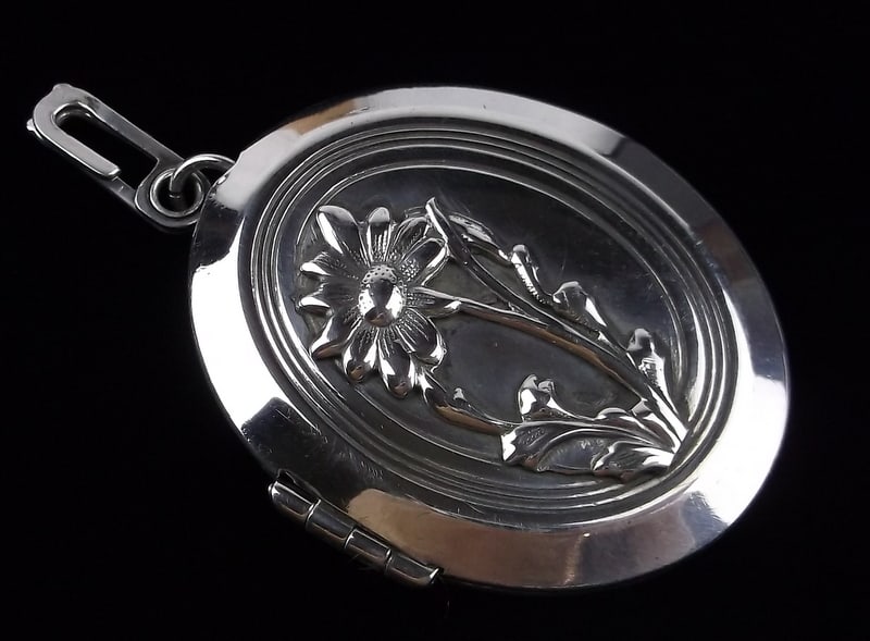 Stunning Big 1910s Art Nouveau Sterling Silver Locket Pendant: Guaranteed Solid 925 Sterling Silver, in Excellent Condition