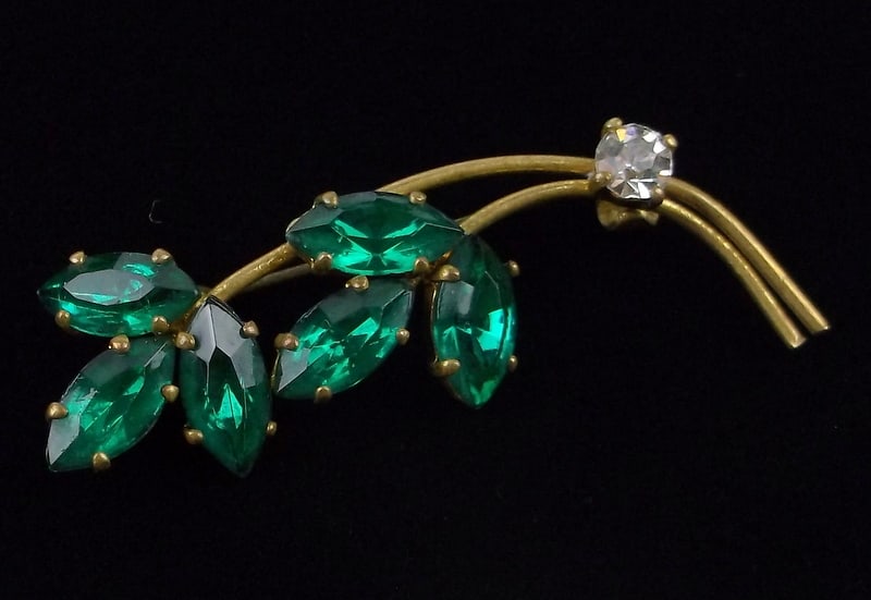 Stunning Vintage 1940s Austria Rhinestone Brooch (1 of 2)