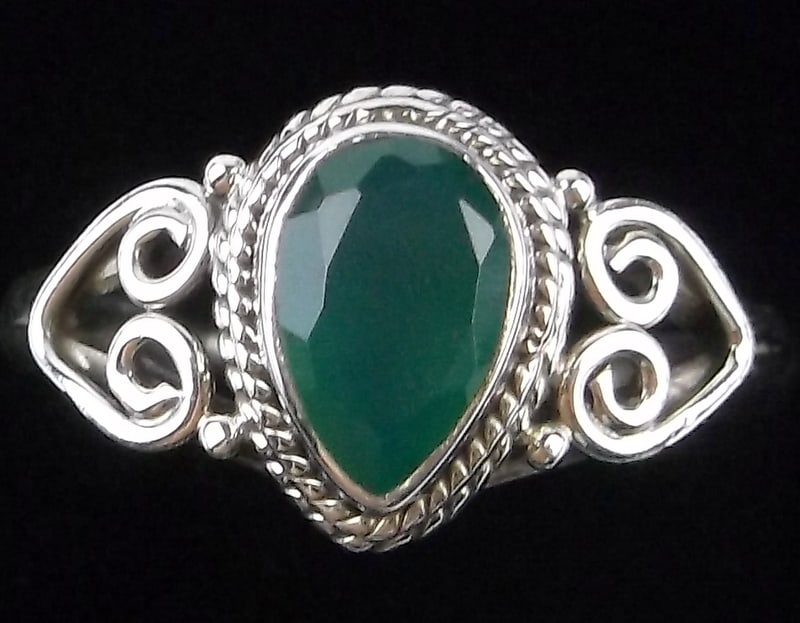 New Sterling Silver Green Chalcedony Ring Size 8 (1 of 2)
