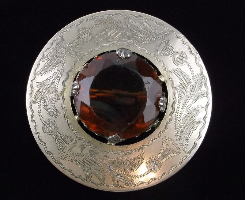Stunning Big 1890s Art Nouveau Victorian Thistle Brooch: excellent condition