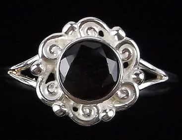 New .75ct Sterling Silver Garnet Ring Size 7.5