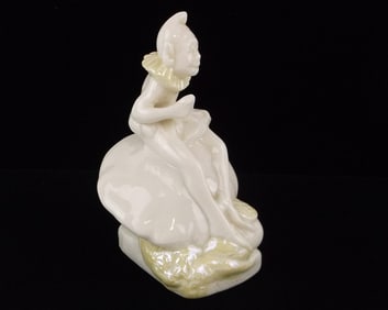 Mint Vint Belleek Irish Fine Porcelain Leprechaun Luck Piece