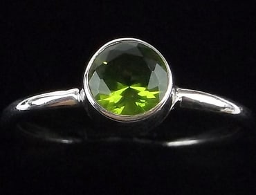 New Sterling Silver .60ct Peridot Ring Size 7