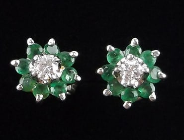 Mint Vint Sterling Silver .25cttw Diamond Emerald Earrings