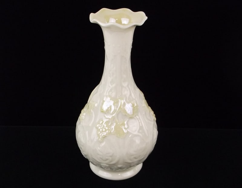 Mint Vintage Belleek Irish Fine Porcelain Vase (1 of 4)