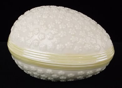 Mint Vintage Belleek Irish Fine Porcelain Egg