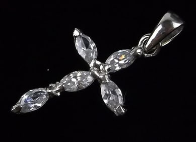 Stunning Vintage Sterling Silver Cross Pendant