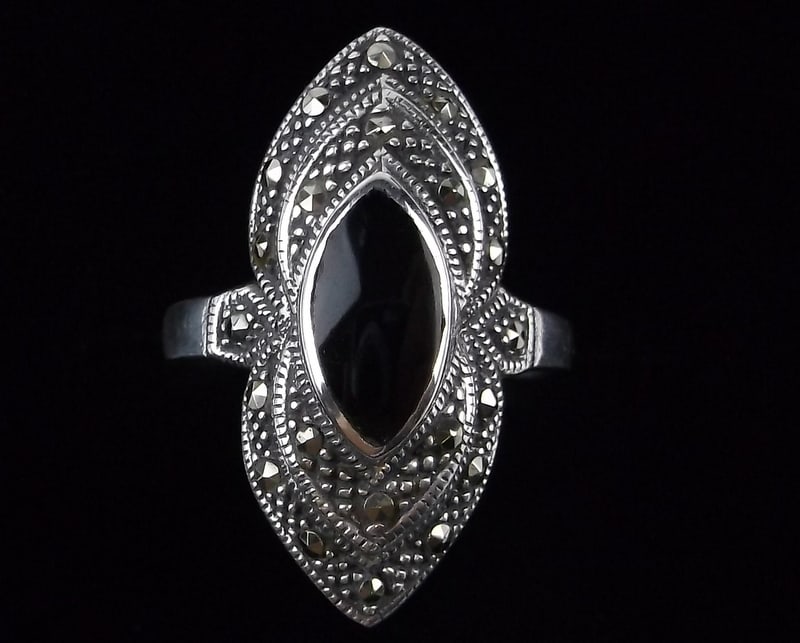 Mint Vintage Sterling Silver Onyx Marcasite Ring 7 (1 of 3)