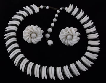 Gorgeous 1950s Germany Lucite Necklace Earrings Set 17"