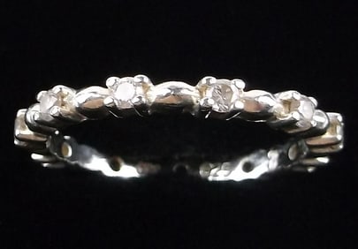 Mint Sterling Silver Surround Ring Size 7