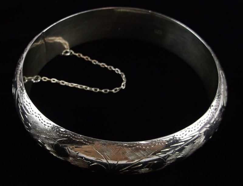 Mint Vintage Sterling Silver Locking Bangle Bracelet 6.5-7.5" (1 of 4)