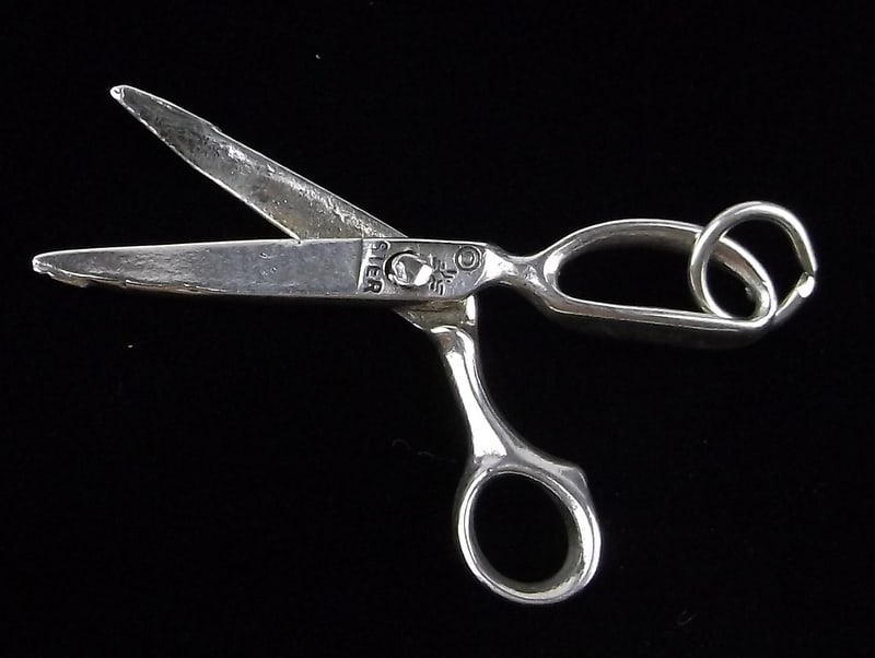 Stunning Vintage Sterling Silver Opening Scissors Charm Pendant (1 of 2)