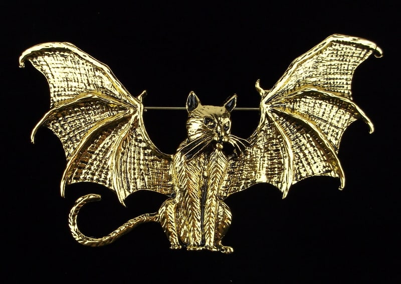 Big Mint Cat Bat Brooch (1 of 2)