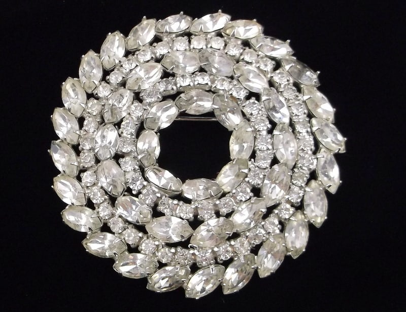 Big Mint Vintage 1950s Rhinestone Snowflake Brooch (1 of 3)