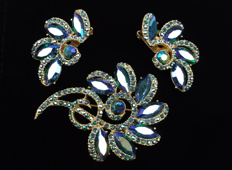 Mint Vintage 1950s Designer Rhinestone Brooch Earrings Set (1 of 4)