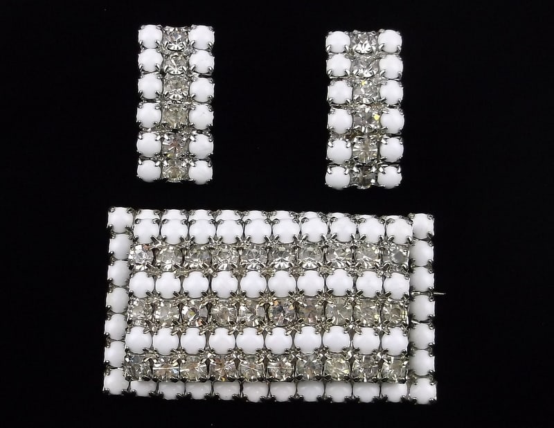Mint Vintage 1960s Rhinestone Brooch Earrings Set (1 of 4)