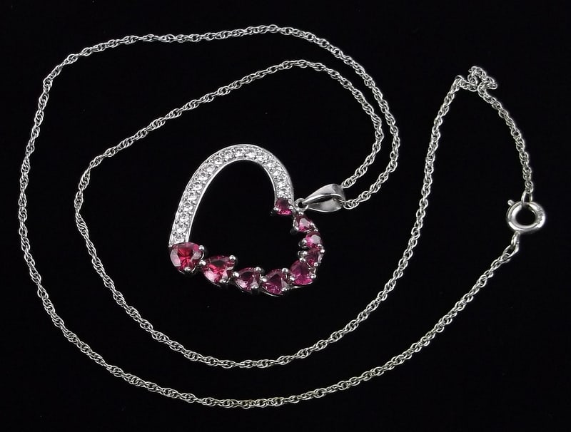 Stunning Vintage 2cttw Ruby Heart Necklace 18" (1 of 3)