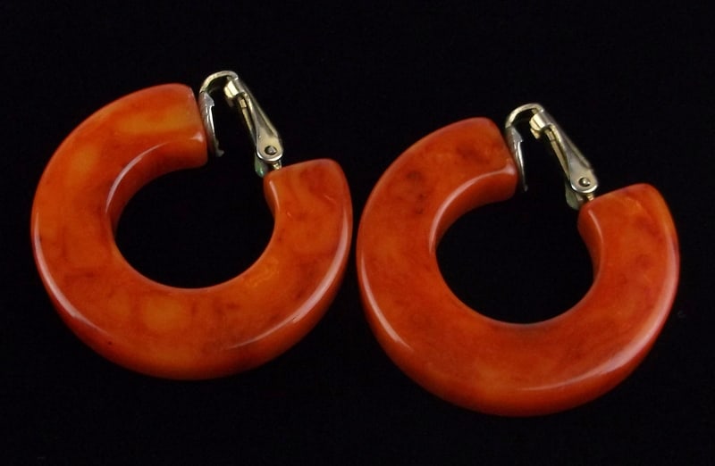 Mint Vintage 1950s Lava Bakelite Hoop Earrings: Mint Condition, In Like New Condition, Perfect