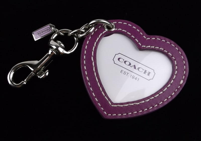 New Coach Leather Heart Keychain (1 of 3)
