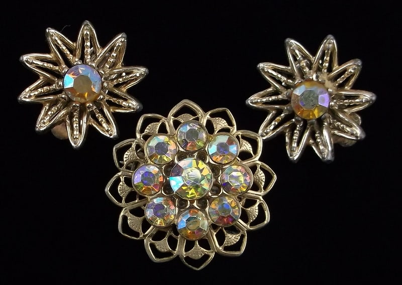 Stunning Vint 1960s Aurora Borealis Rhinestone Brooch Earrings (1 of 2)